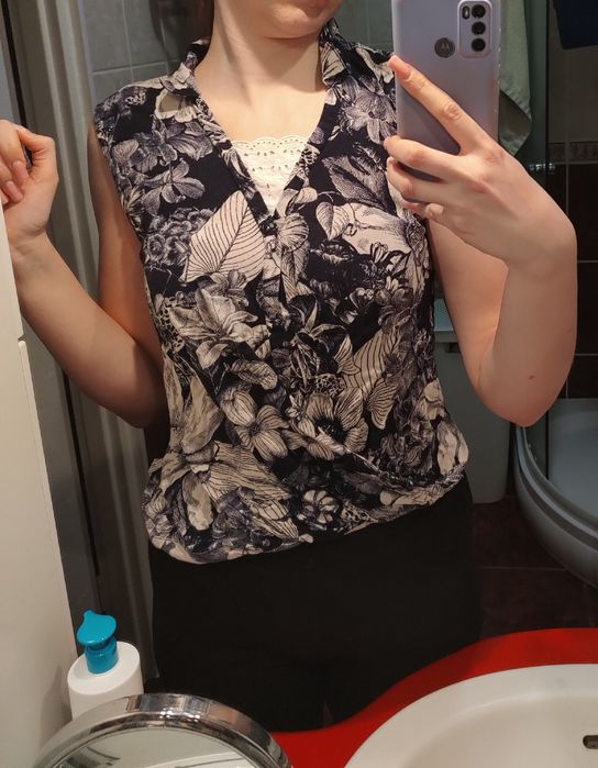 Granatowa bluzka we wzory bez rękawów 38 M