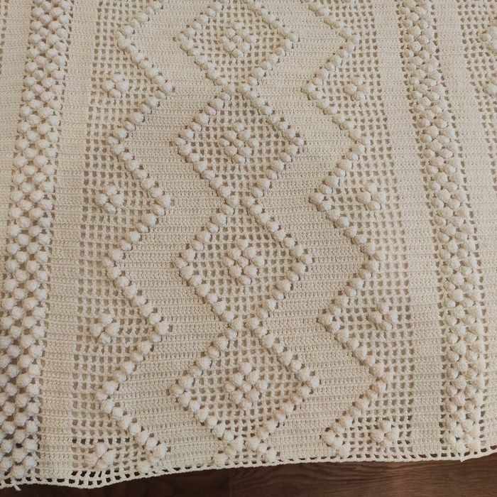 Colcha de renda artesanal