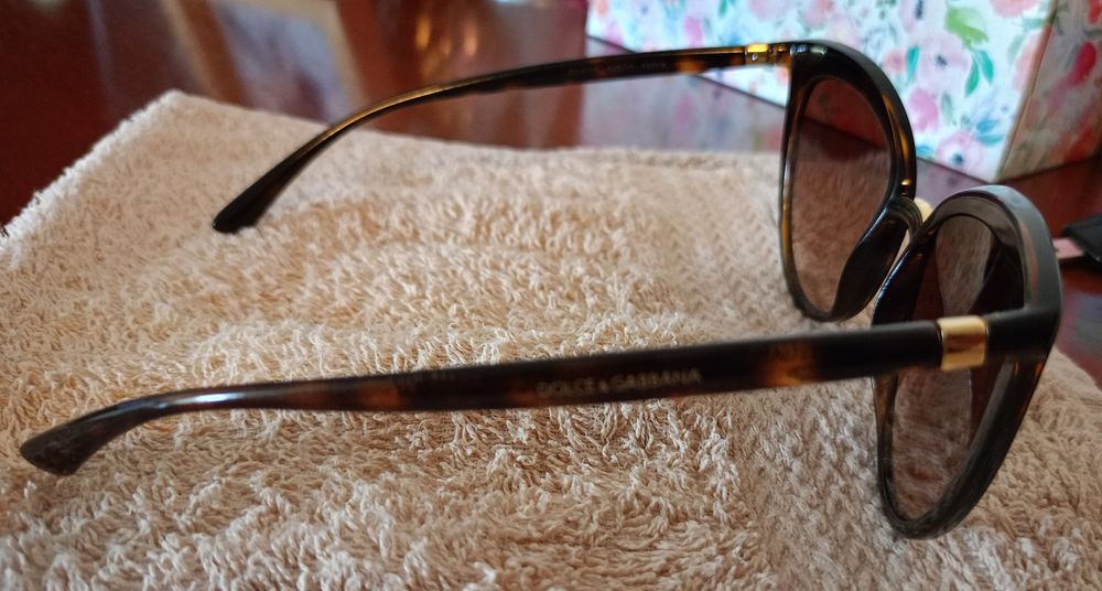 Okulary przeciwsłoneczne firmy Dolce & Gabbana