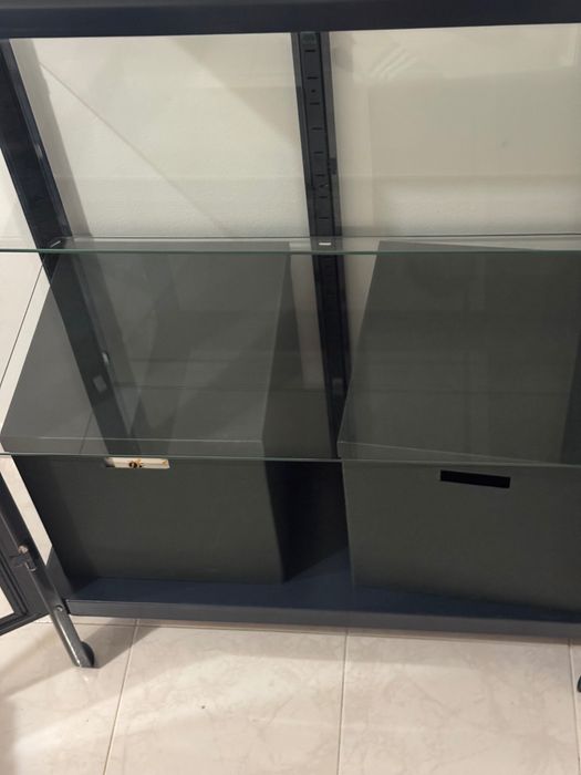 Vitrine FABRIKOR IKEA azul