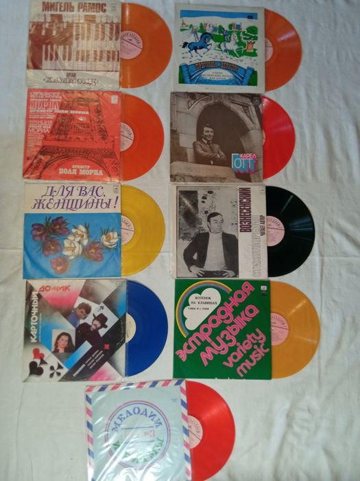 Патефонные и виниловые пластинки патефонні та вінілові платівки