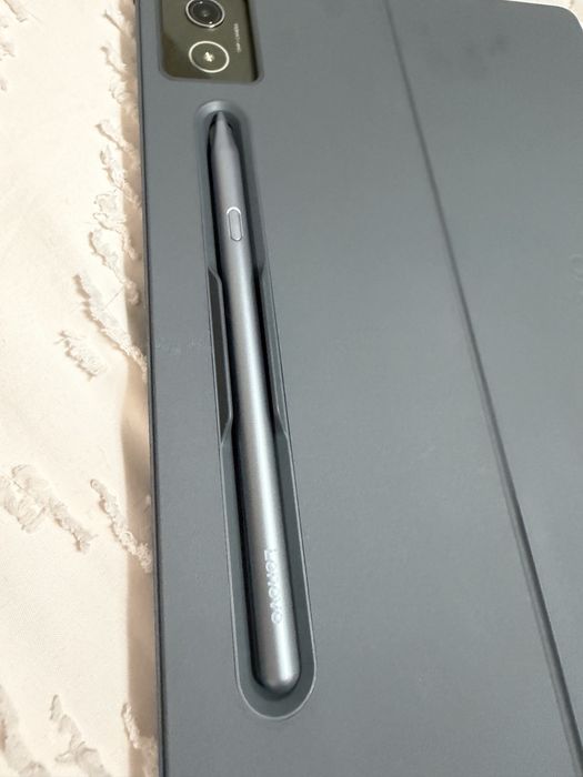 Tablet LENOVO (12’’ - 12GB -256GB) cinzento + pen + teclado