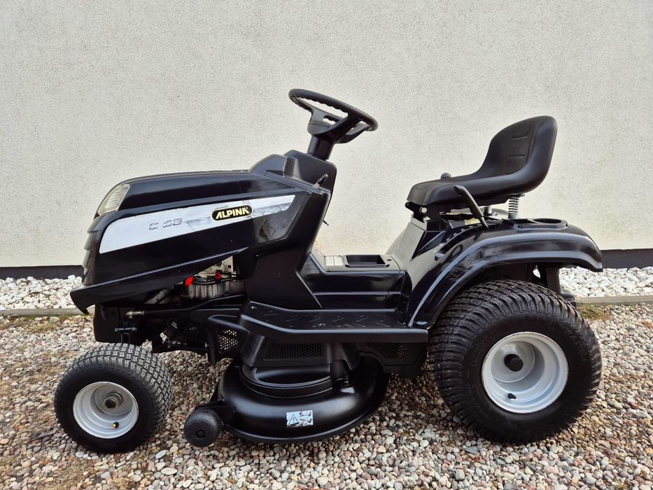 Traktorek ciagniczek kosiarka świeżo sprowadzony Alpina (STIGA) Briggs