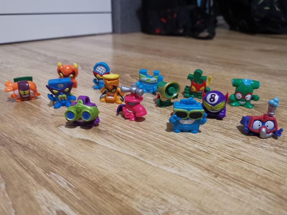 Zestaw  figurek super zings 14 szt.