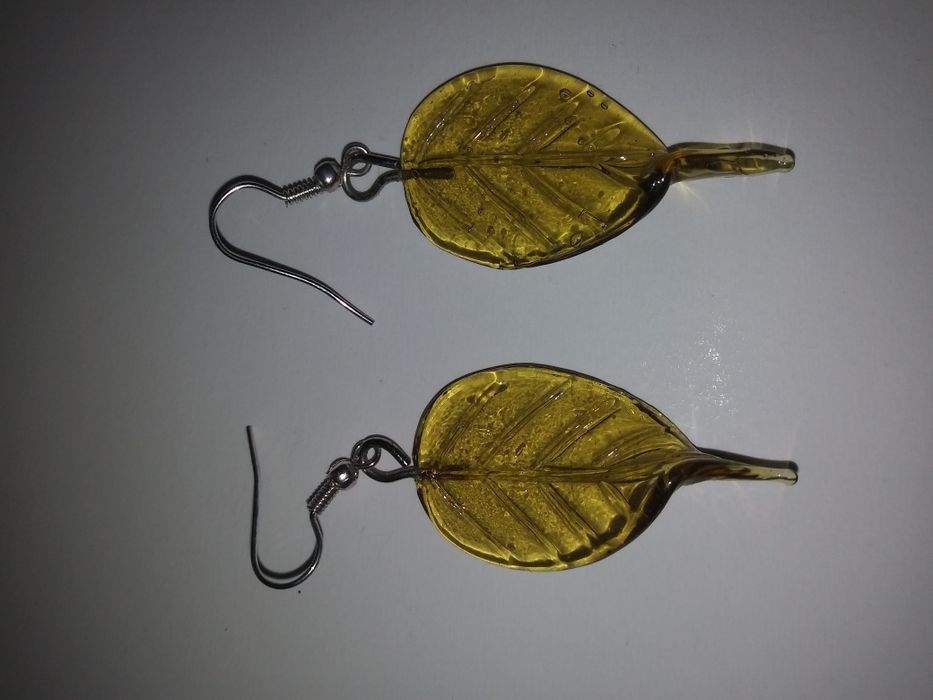 Biżuteria - Kolczyki szklane listki