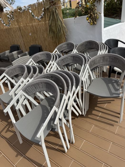 Mobiliário de Esplanada GardenArt – Cadeiras e Mesas Profissionais de Exterior