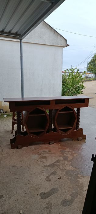 Balcão em Madeira Maciça com 3 Bancos