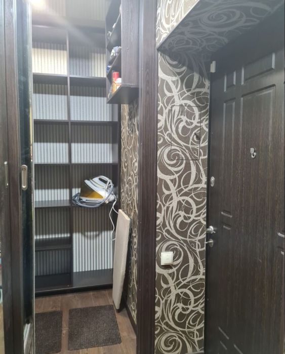 Продается 2х комнатная квартира, ул. Военстрой с гаражом, 2/4 этаж