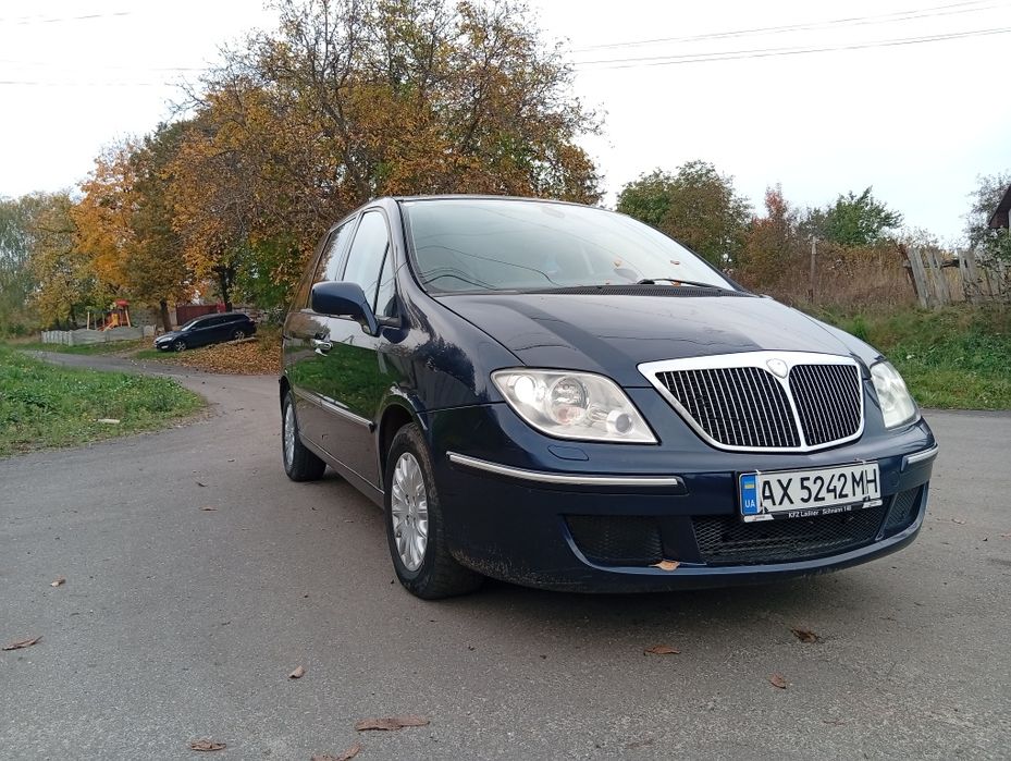 продам минивэн Lancia