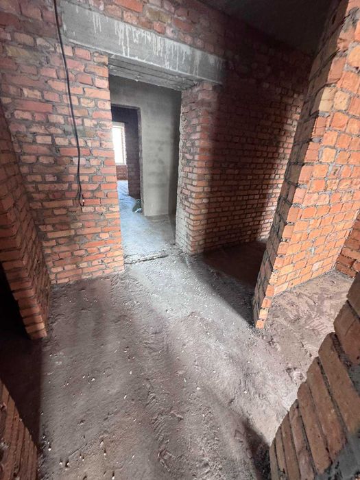 2к, Виставка , середній повер, зарічанська, ціна топ, оформлення за вл