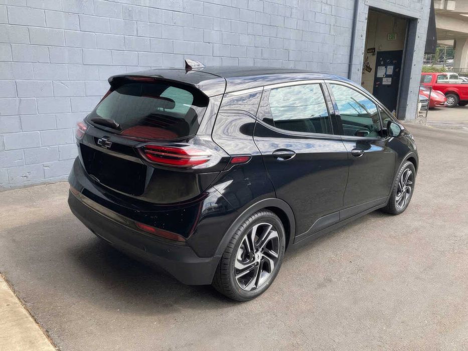 Chevrolet Bolt EV      2021