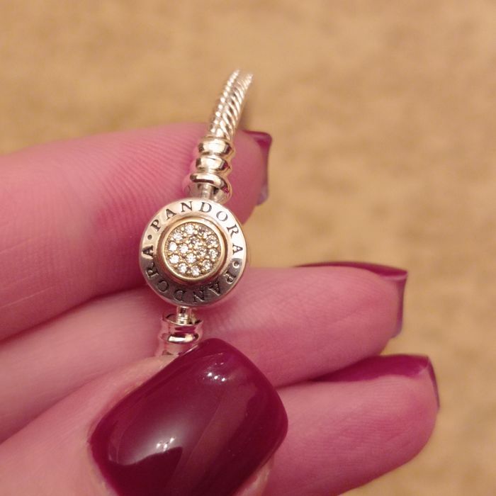 Продам браслеты.