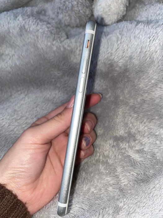 Silver iPhone 7 32GB