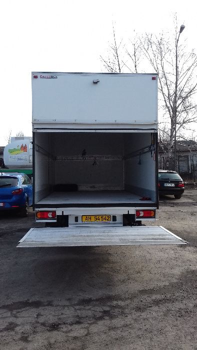 Tani transport auto z windą