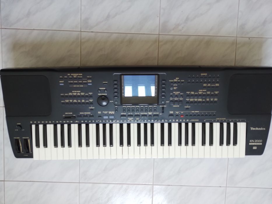 Teclado TECNICS KN2000