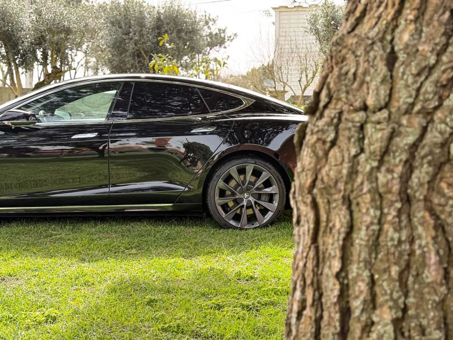 Tesla Model S Long Range