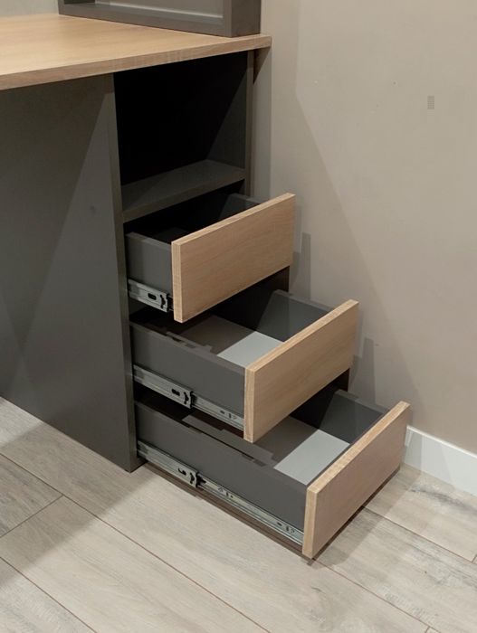 Манікюрний стіл, столик для манікюру, стіл з висувними ящиками, 

Стіл