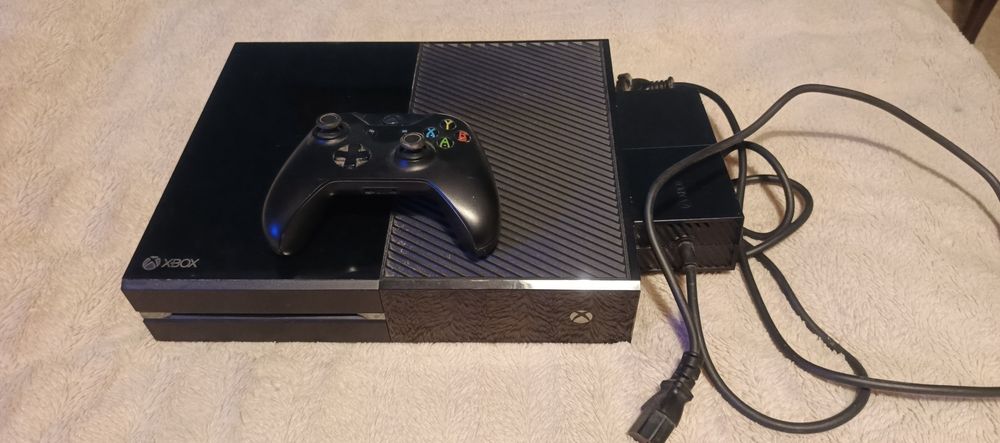 Xbox One 500GB + Pad + Kinect + kable | po serwisie | sprawny