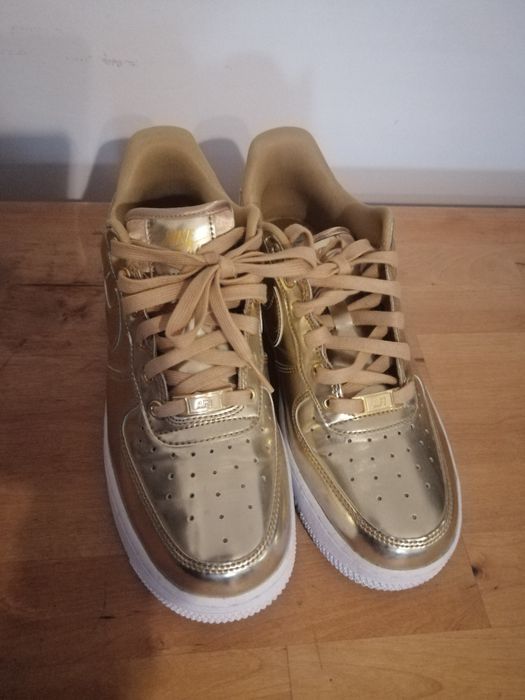 Ténis Air force dourado edição limitada & D. Franklin