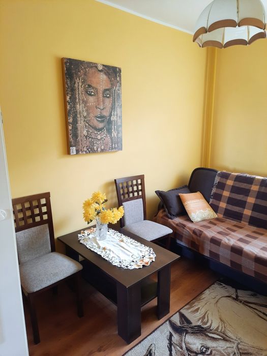 Wynajmę 3 pokoje jednoosobowe w 4 pokojowym mieszkaniu od sierpnia