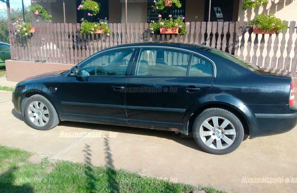 Розборка Skoda Superb 1  1.9 2,5 Шкода СуперБ разборка запчасти запчастини коробка передач полуось стойка двері скло стекло мозги кронштейн петля гур