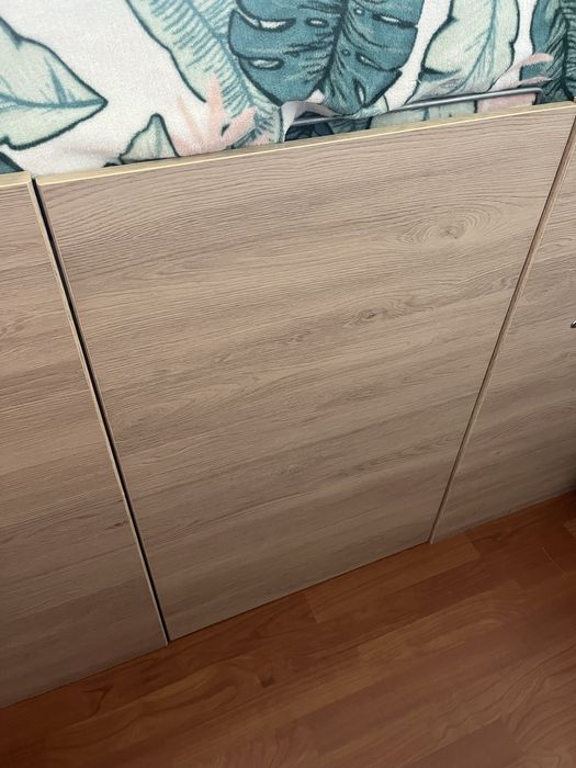 Cama(+ colchão ortopédico)de casal 183cmX133cm, arrumação e biblioteca