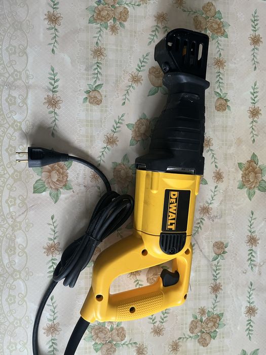 Сабельна пила (USA)DeWALT dw-303м оригінал  100»нова