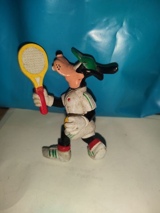 Figura em pvc - pateta tenista