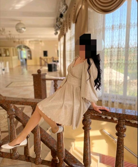 Шикарна вечірня коктейльна сукня
Одягалася один раз тому стан нової ре