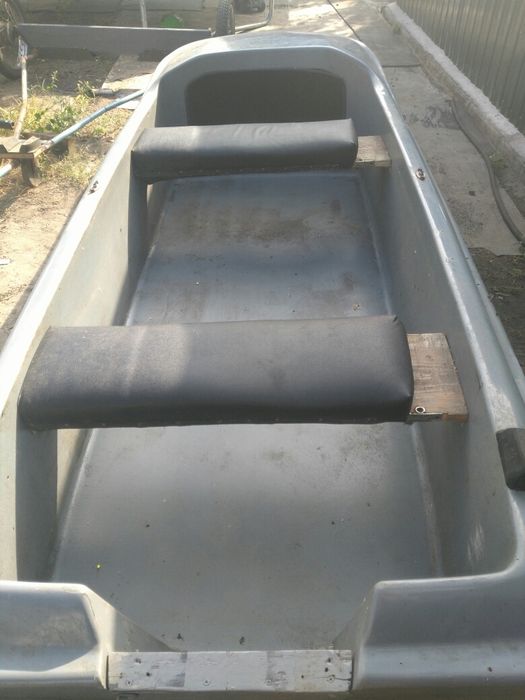 Лодка пластиковая,