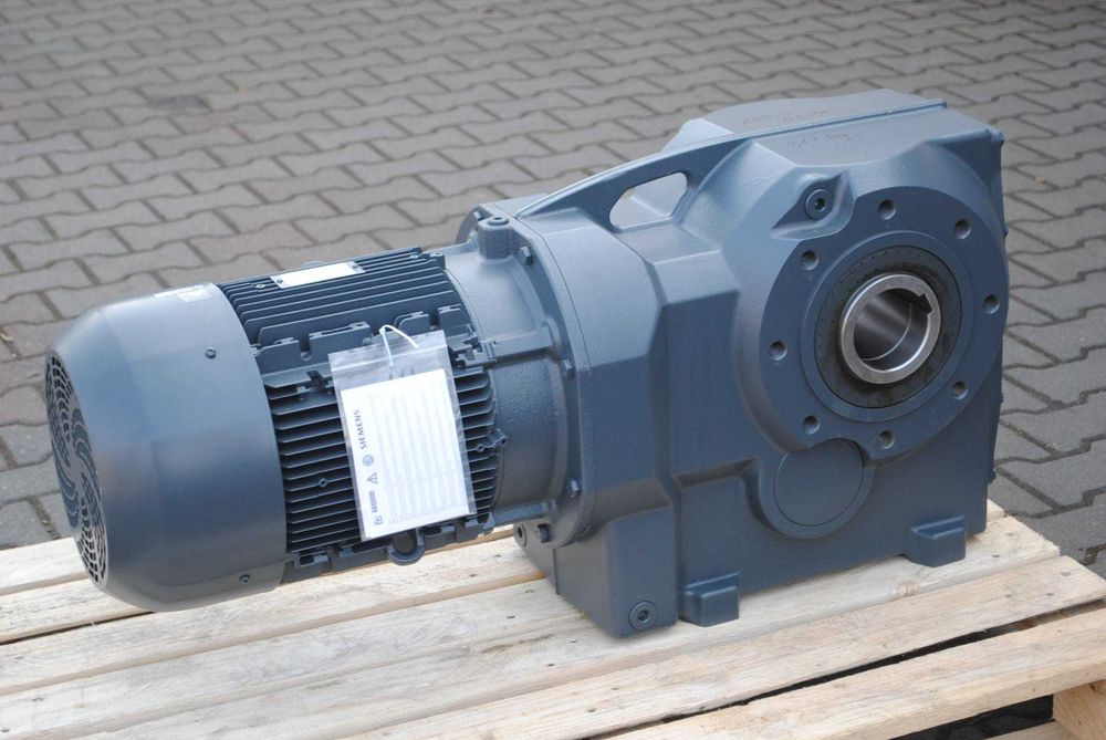 Motoreduktor kątowy 11kw. 21obr./min. SIEMENS