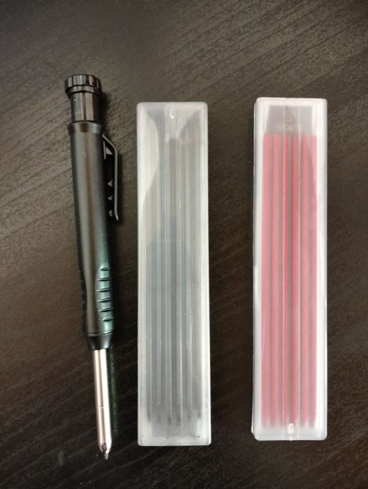 Caneta de carpinteiro e minas