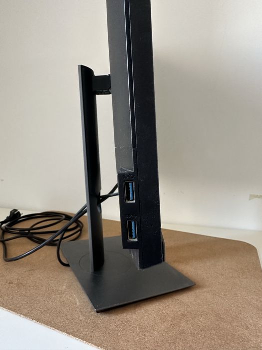 Monitor DELL P2720DC.        Mam do sprzedazy 2 identyczne monitory