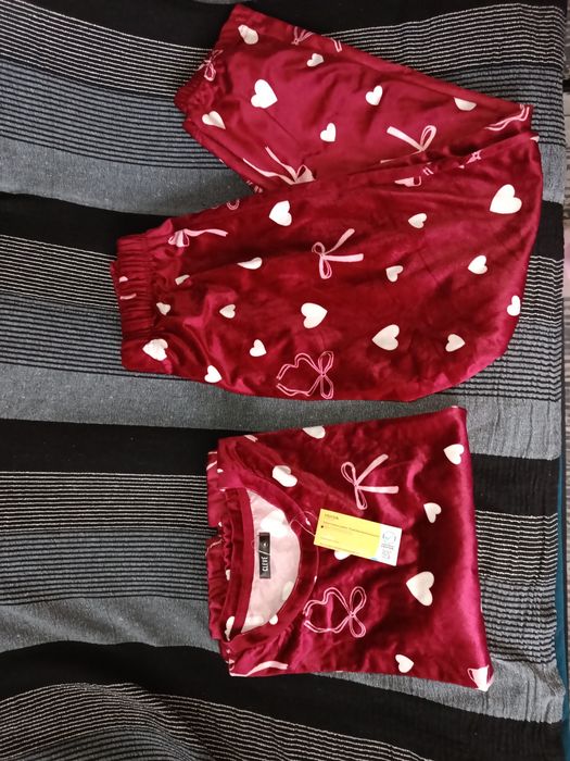 Nowa urocza welurowa piżamka w serduszka 42 XL
