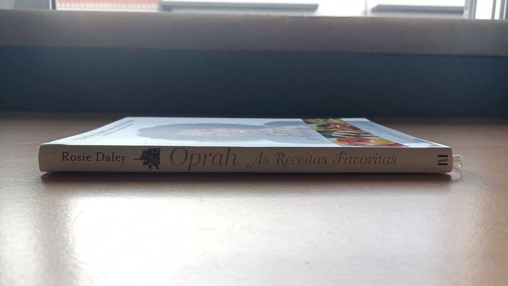 Livro "Oprah: As Receitas Favoritas" de Rosie Daley