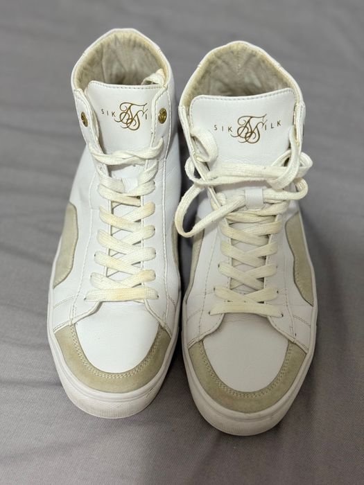 Botas siksilk brancas