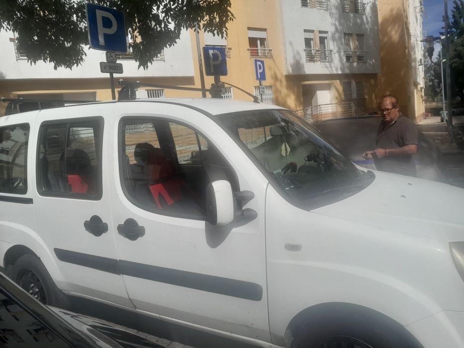 Fiat doblo a trabalhar