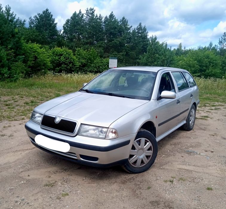 Skoda Octavia 1,6 LPG  , HAK - stan bdb, długie opłaty!!