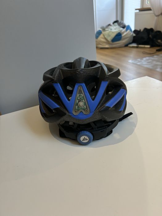 Kask rowerowy regulowany