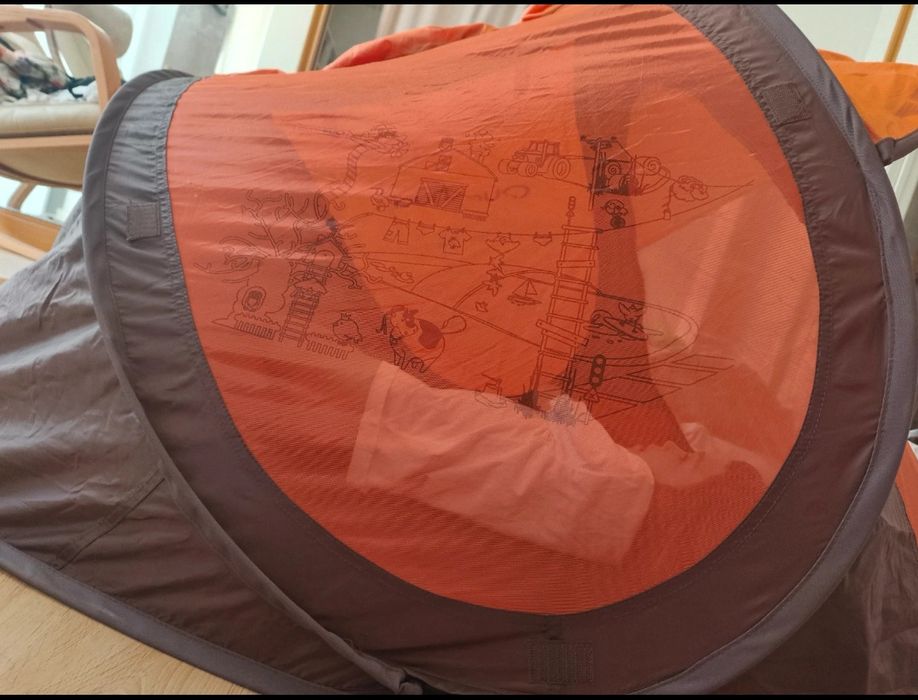 Tenda infantil Quechua baby 2" seconds com colchão insuflável e lençol