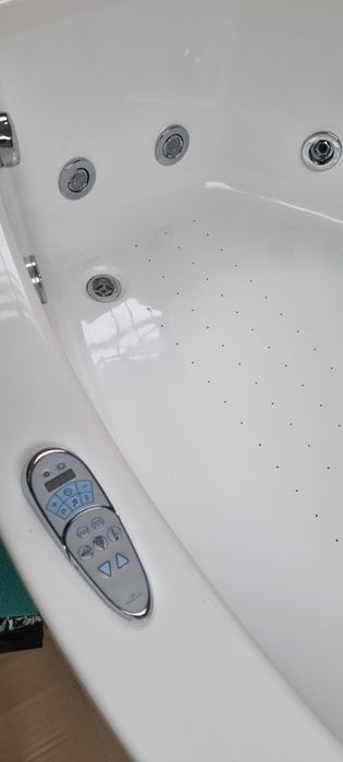 wanna z hydromasażem  diamante 150x150 poolspa system platinium