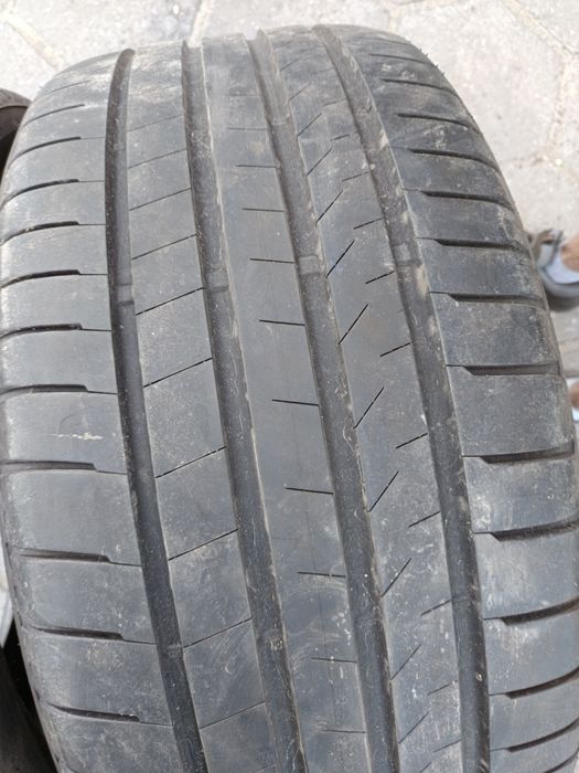 Opony 285/40 r21 superstan