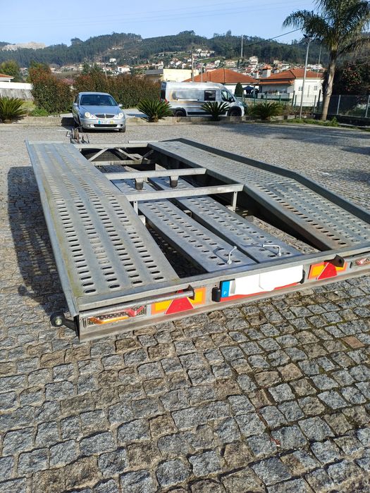 Atrelado reboque Porta viaturas