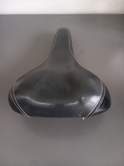 Vendo 2 Selins de Bicicleta (Conforto e Desportivo BTT/Estrada)