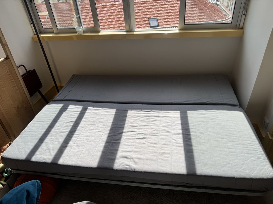 Sofa cama ikea. Duas capas Azul e Cinza.