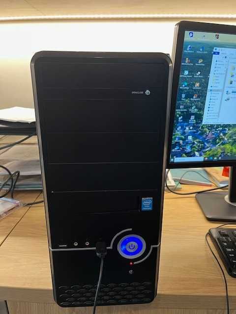 Komputer PC - AMD Radeon HD 7700 + monitor