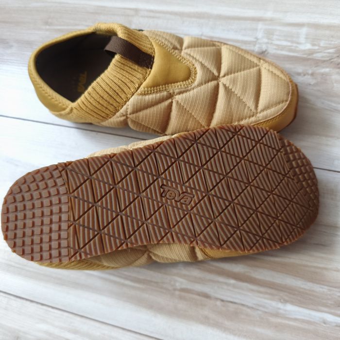 Teva кросівки, кеди, туфлі, тапки , черевики, ботінки39.5-40