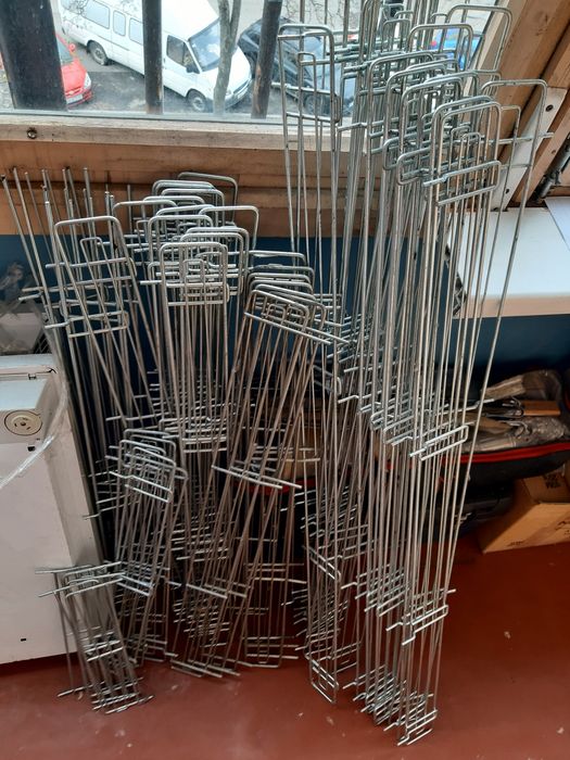 Обмежувач полиц, стелажів