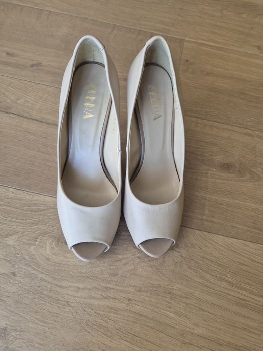 Szpilki 38 zebra beżowe skórzane