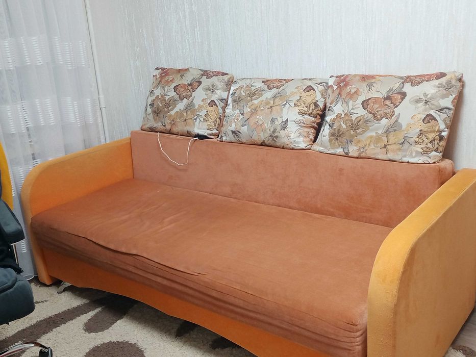 Продам розкладний диван у гарному стані